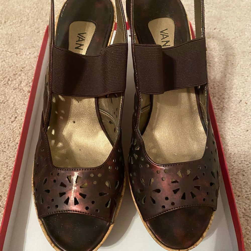 Vaneli wedge, bronze patent leather, size 9.5, NWOT